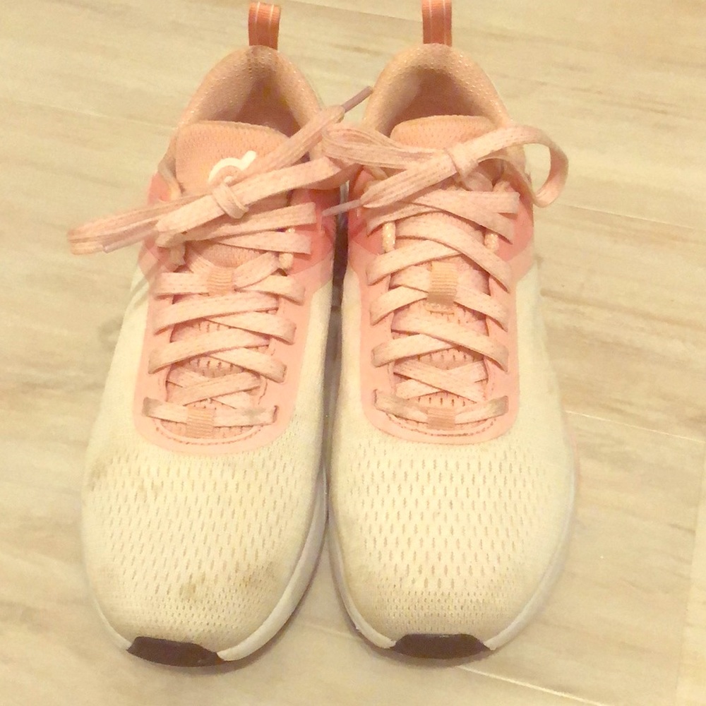 Peloton Sneakers Pink and white